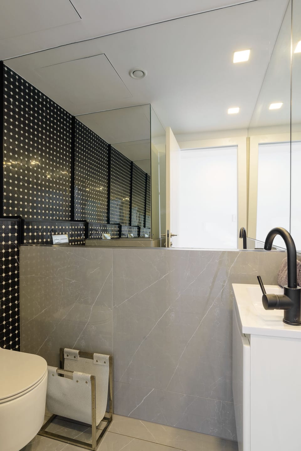 Luxury with Terrace & Sea View by FeelHome Apartment in Tel Aviv-Yafo