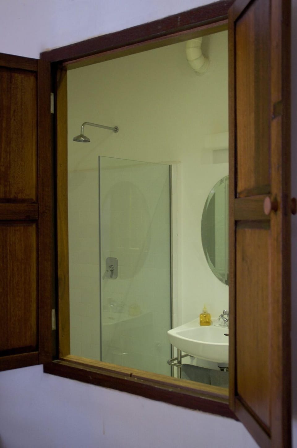 Double Room, 1 King Bed | Bathroom | Shower, free toiletries, hair dryer, bidet