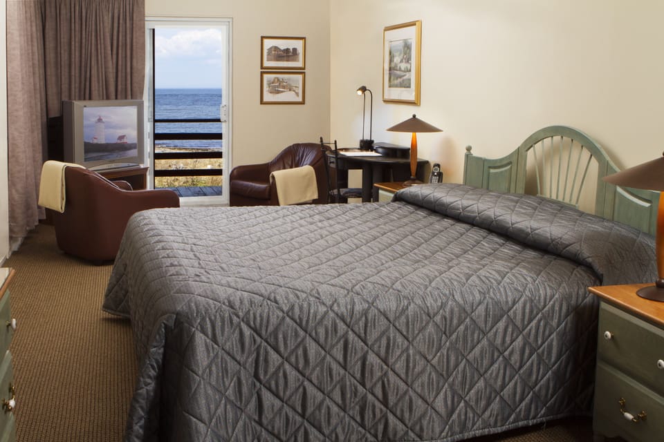 Iron/ironing board, free WiFi, bed sheets, wheelchair access
