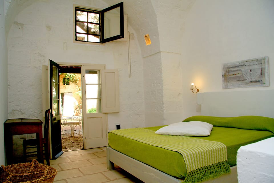 Comfort Double Room | Minibar, in-room safe, desk, cribs/infant beds