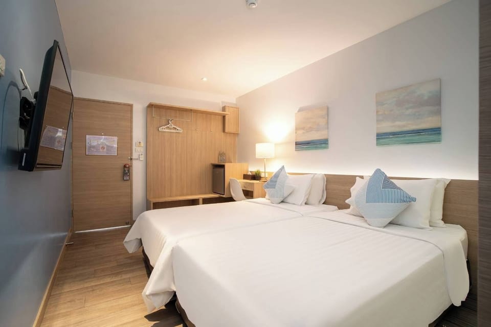 Deluxe Twin Room | Blackout drapes, free WiFi, bed sheets