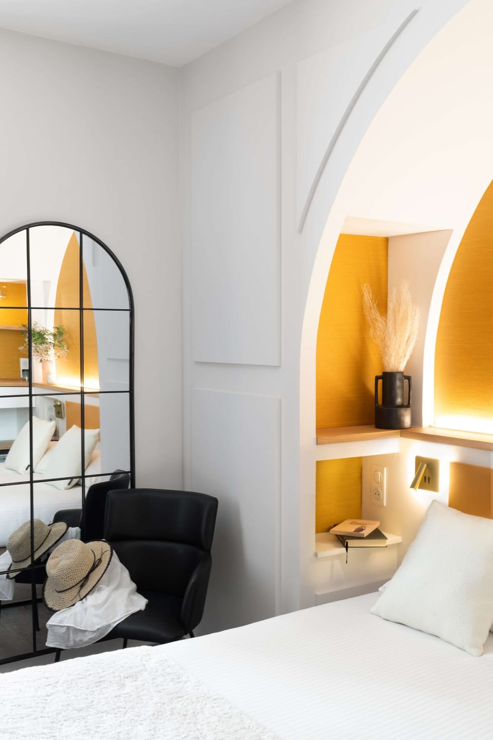 In-room safe, desk, soundproofing, iron/ironing board