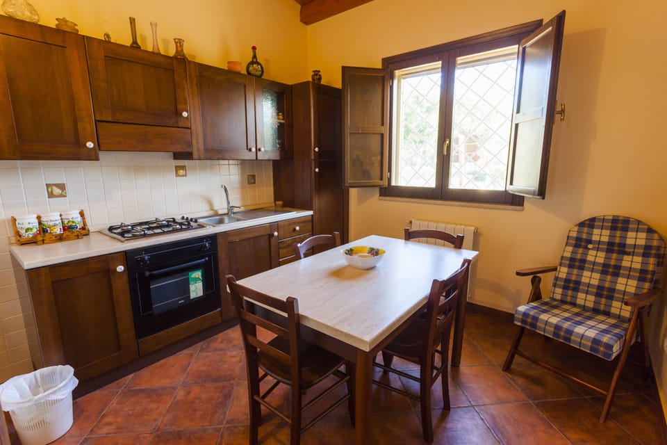 Apartment, 2 Bedrooms | Private kitchen