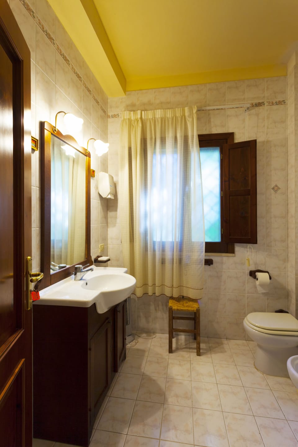 Double or Twin Room, Shared Bathroom | Bathroom | Free toiletries, hair dryer, towels