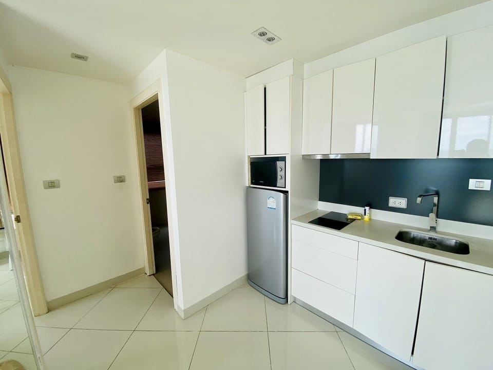 One Bedroom Apartment  | Private kitchen | Full-size fridge, microwave, stovetop, electric kettle