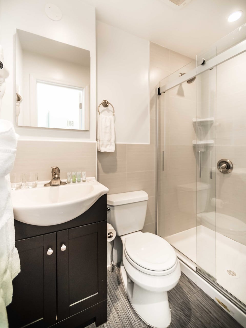 Shower, free toiletries, hair dryer, towels