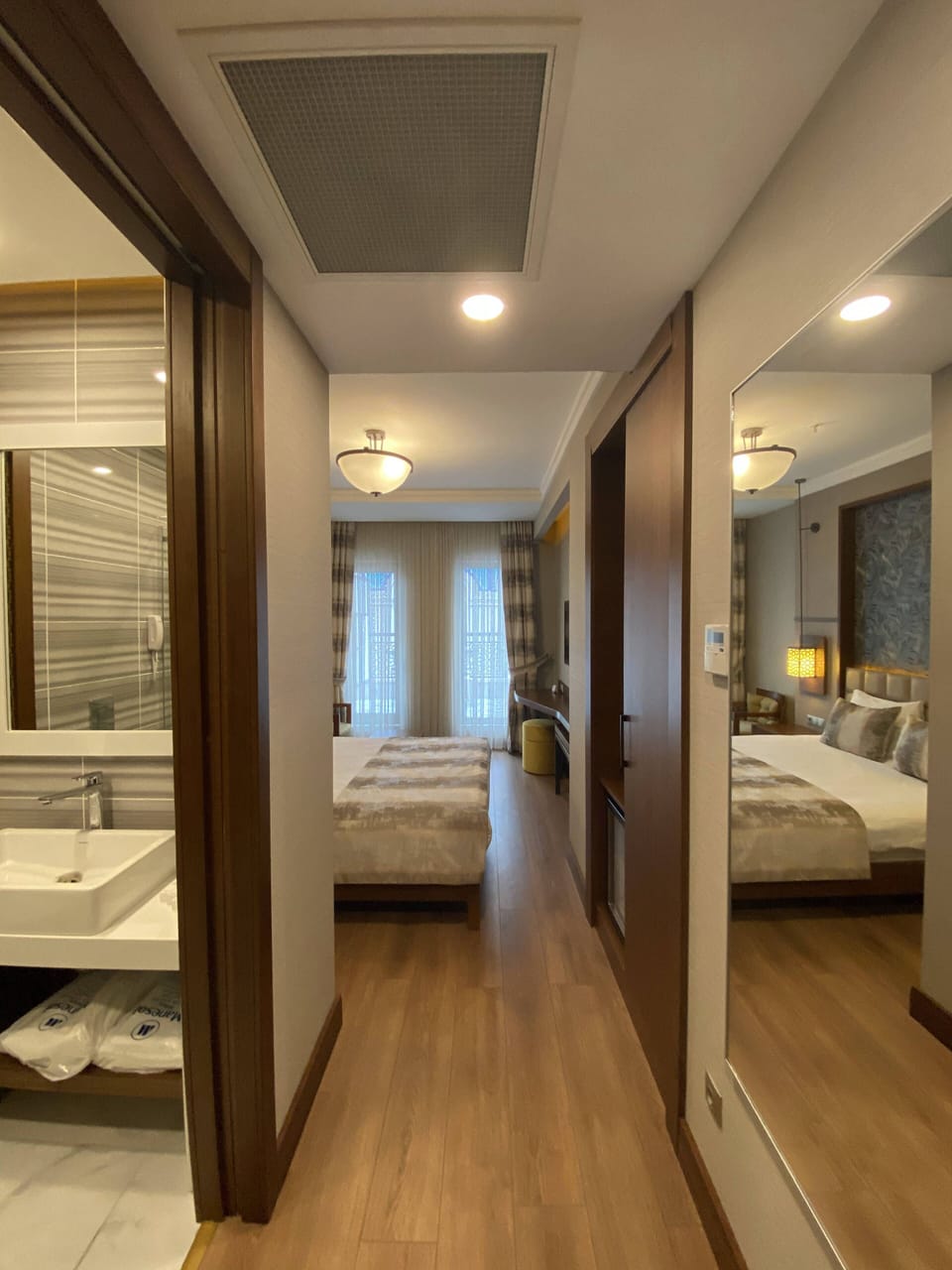 Superior Room | Minibar, in-room safe, soundproofing, iron/ironing board