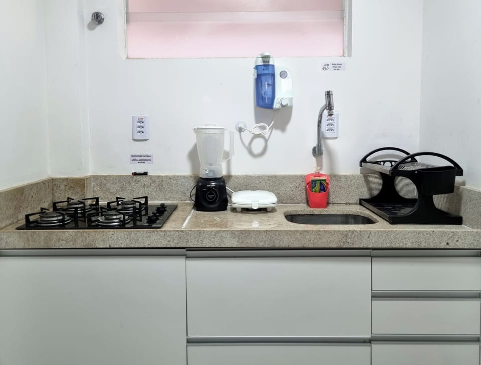 Apartment | Private kitchen | Microwave, coffee/tea maker, blender, cookware/dishes/utensils