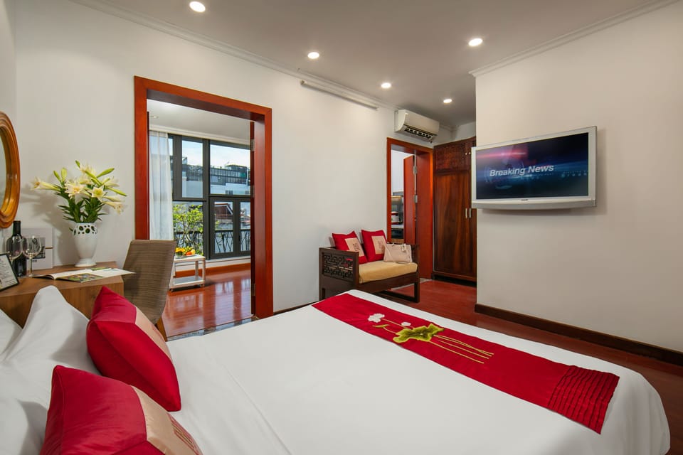 Deluxe Apartment | 1 bedroom, in-room safe, desk, laptop workspace