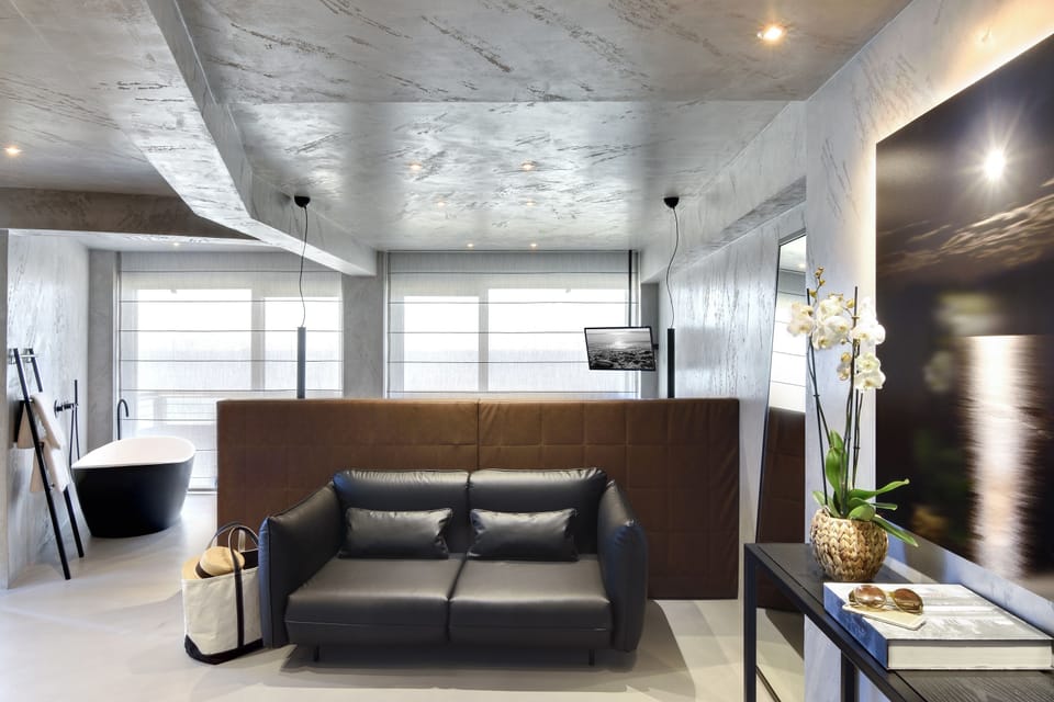 Minibar, in-room safe, desk, blackout drapes