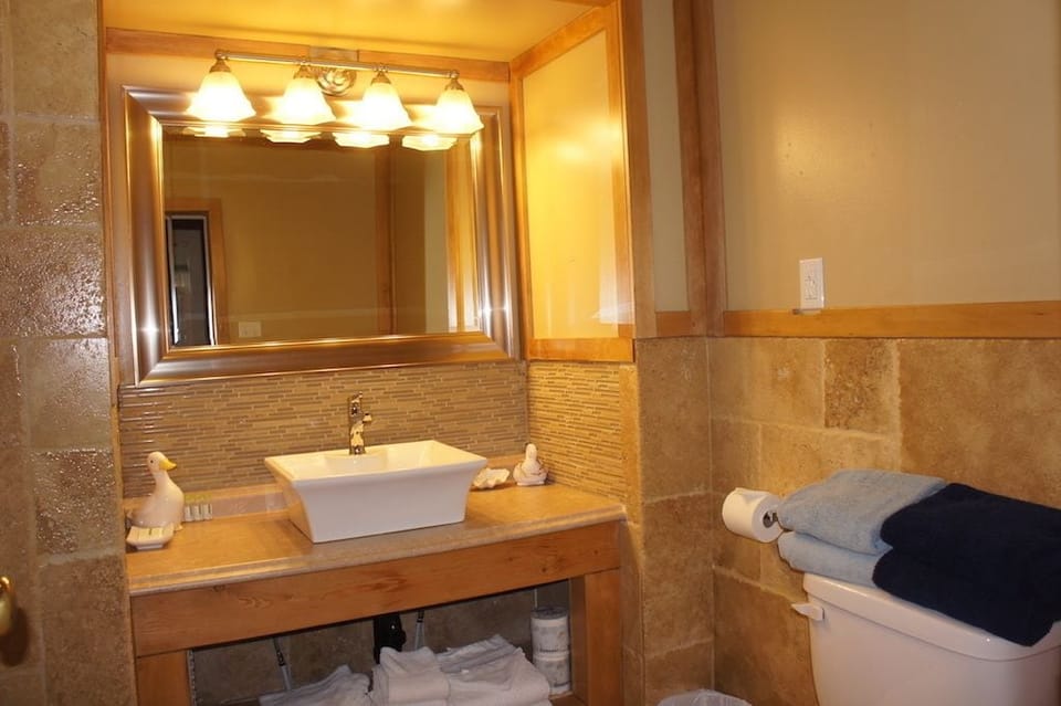 Bathroom sink