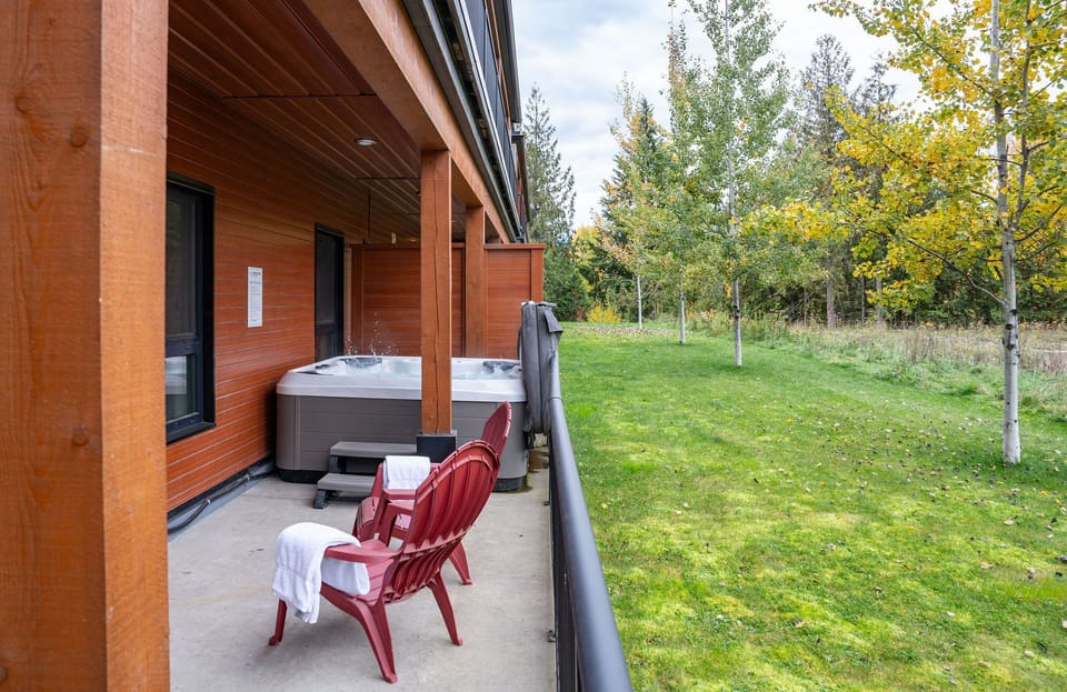 Granite Ridge Condo | Private spa tub