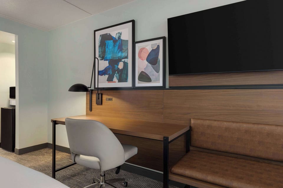 Hypo-allergenic bedding, in-room safe, desk, iron/ironing board