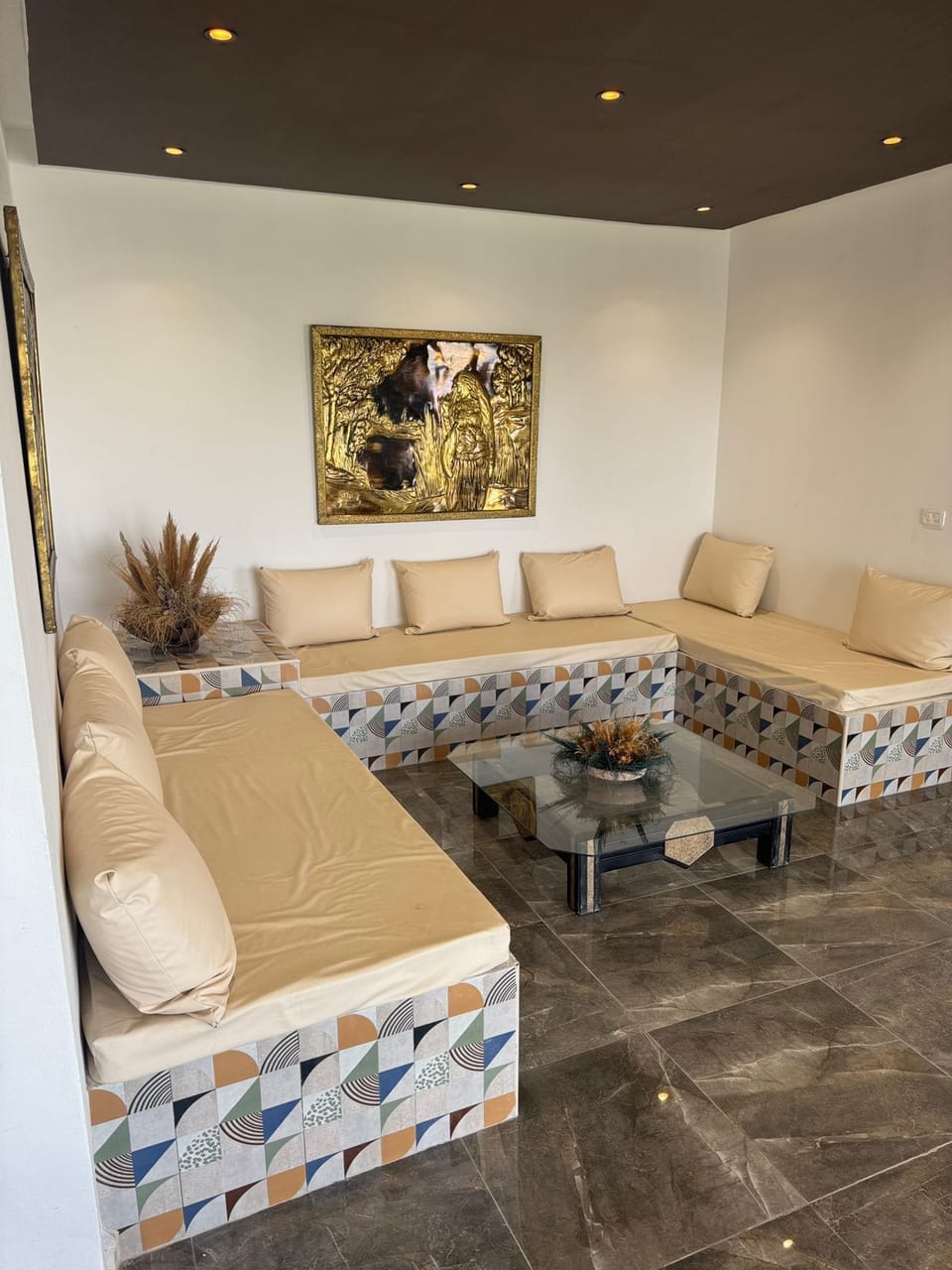 Suite | Living area | TV