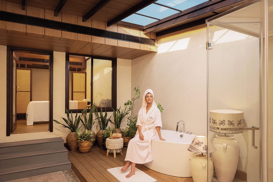 Couples treatment rooms, sauna, hot tub, steam room, body treatments