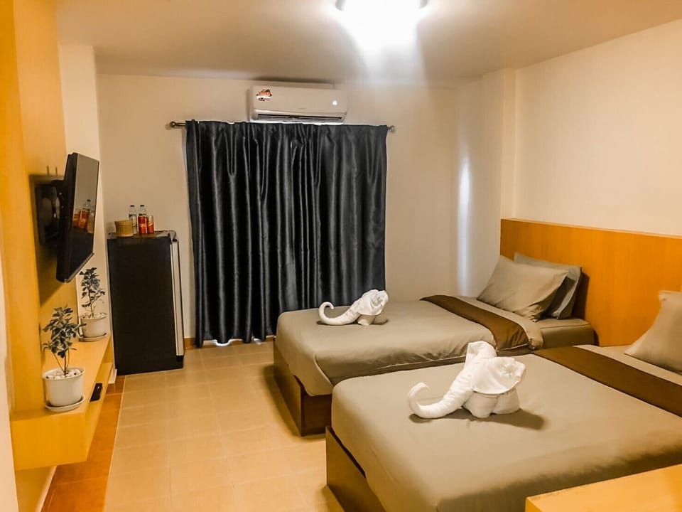 Deluxe Twin Room | WiFi (free), bed sheets