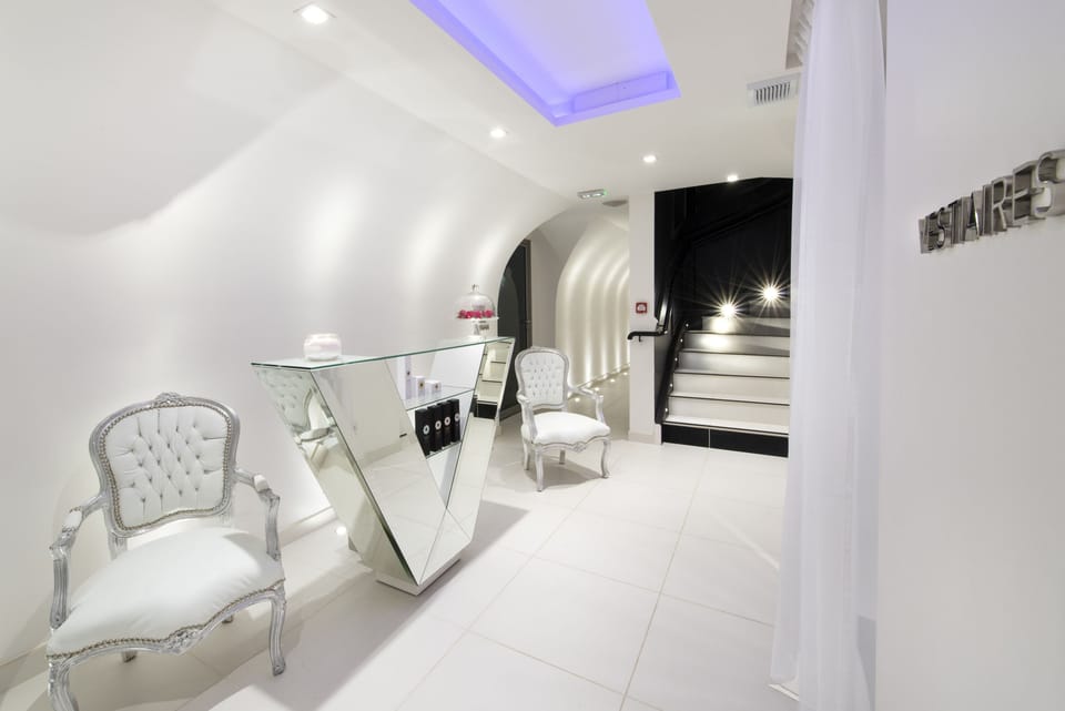 Sauna, steam room, body treatments, body wraps, body scrubs, facials