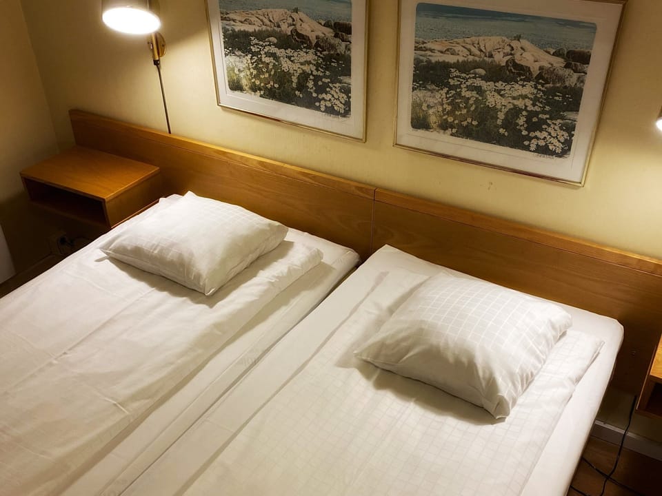 Family Room | In-room safe, desk, iron/ironing board, free cribs/infant beds
