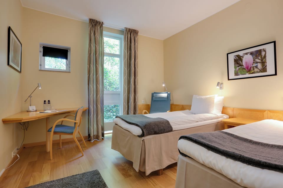 Double Room (Spa access not included) | Hypo-allergenic bedding, desk, soundproofing, cribs/infant beds