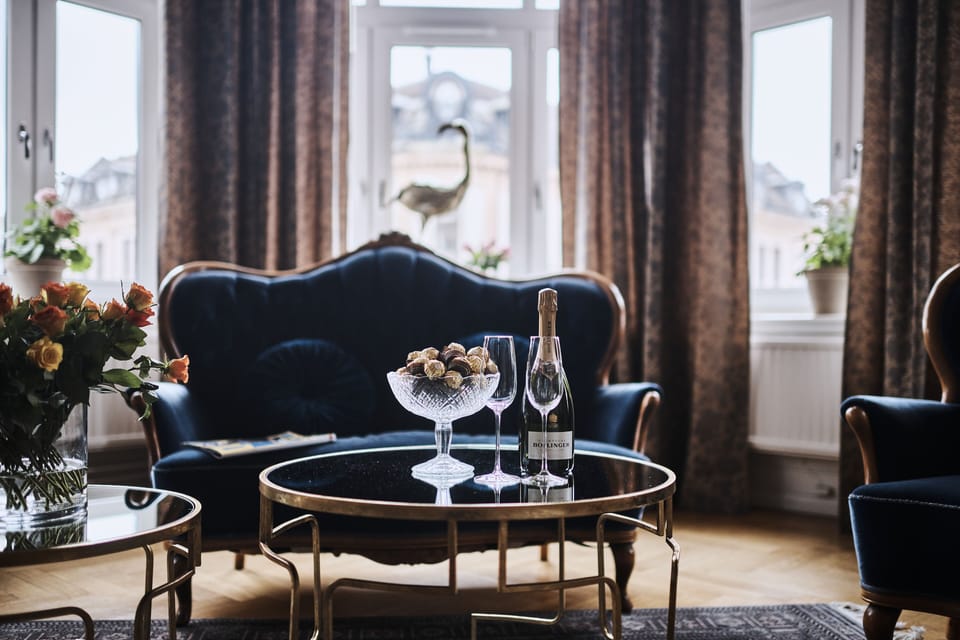 Royal Suite | Blackout drapes, iron/ironing board (on request), WiFi (free)