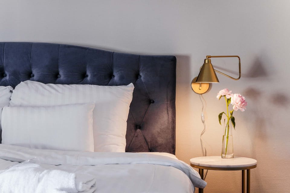 Individually furnished, desk, blackout drapes, free WiFi