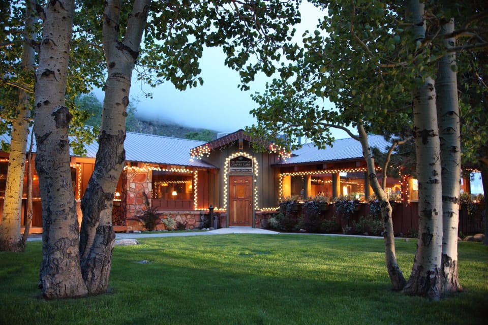 Lunch and dinner served, American cuisine