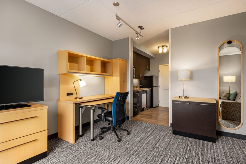Suite, 1 Bedroom | Laptop workspace, blackout drapes, iron/ironing board