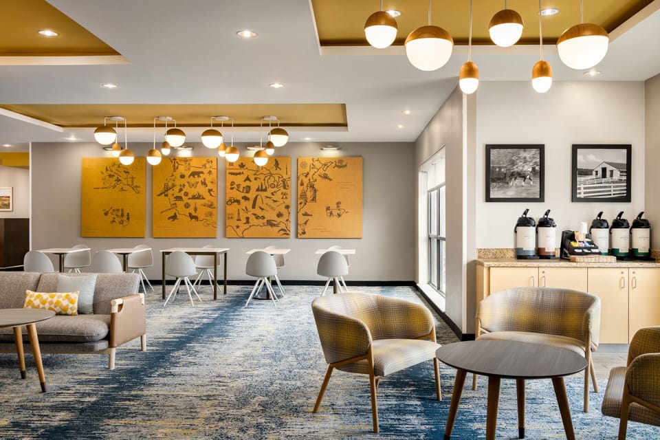 Lobby lounge