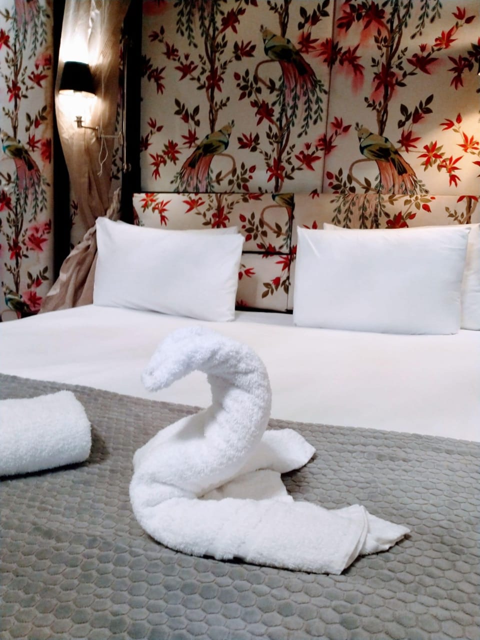 Suite | In-room safe, desk, iron/ironing board, free WiFi