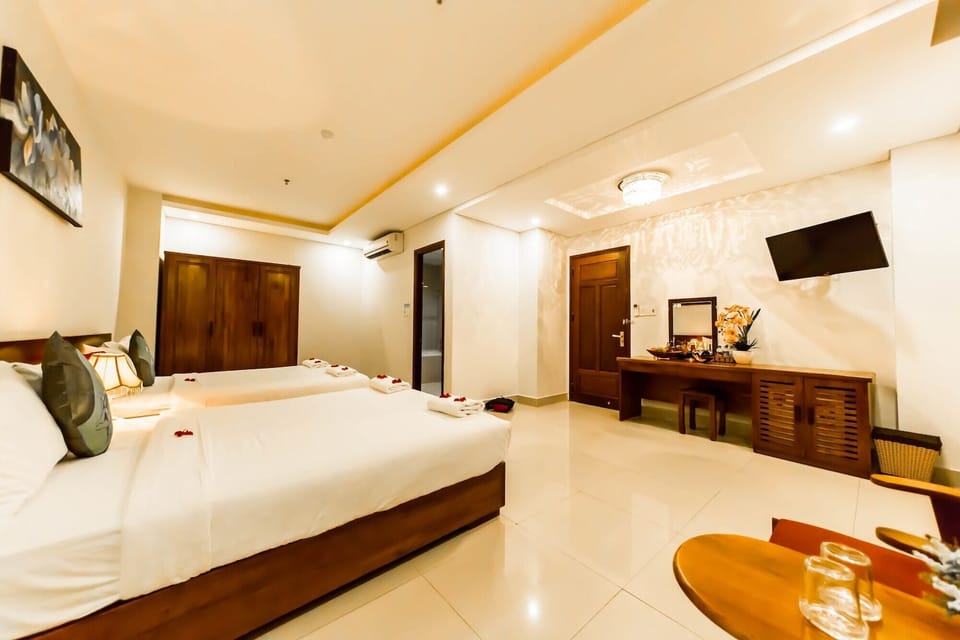 Premium bedding, minibar, in-room safe, desk