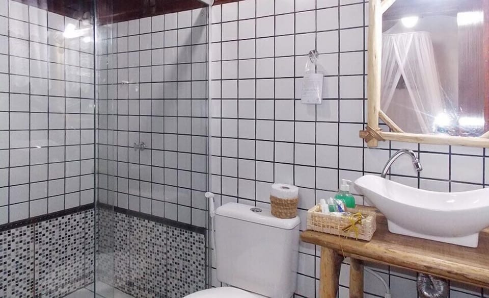 Standard Plus | Bathroom | Free toiletries, hair dryer, bidet, towels