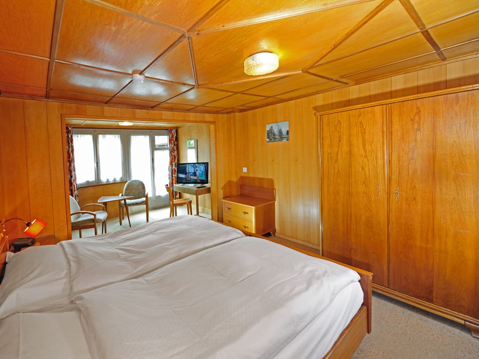 Deluxe Double Room, Balcony | Hypo-allergenic bedding available, minibar, in-room safe, desk