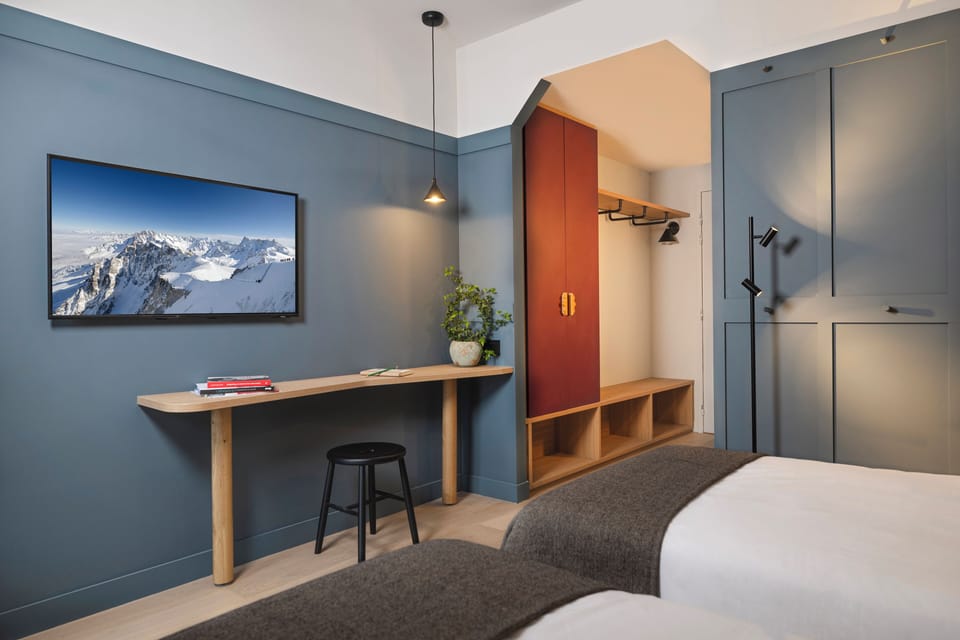 Double or Twin Room | In-room safe, soundproofing, free WiFi, bed sheets