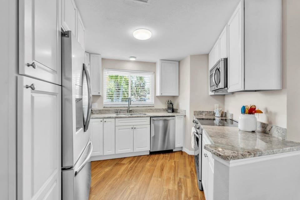 House, 2 Bedrooms | Private kitchen | Coffee/tea maker
