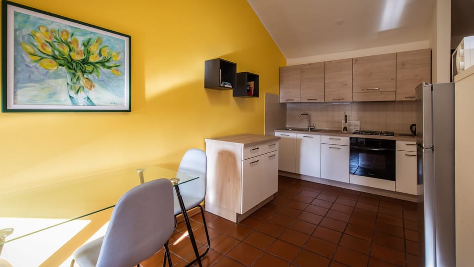 Apartment (1 Bedroom) | Private kitchen | Microwave, oven, electric kettle, toaster