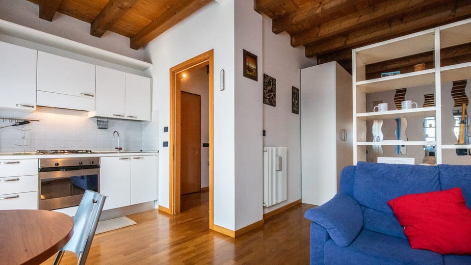 Classic Studio (0 Bedroom) | Interior