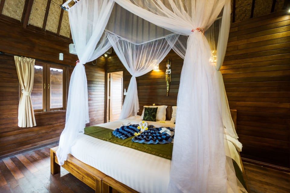 Minibar, free WiFi, bed sheets