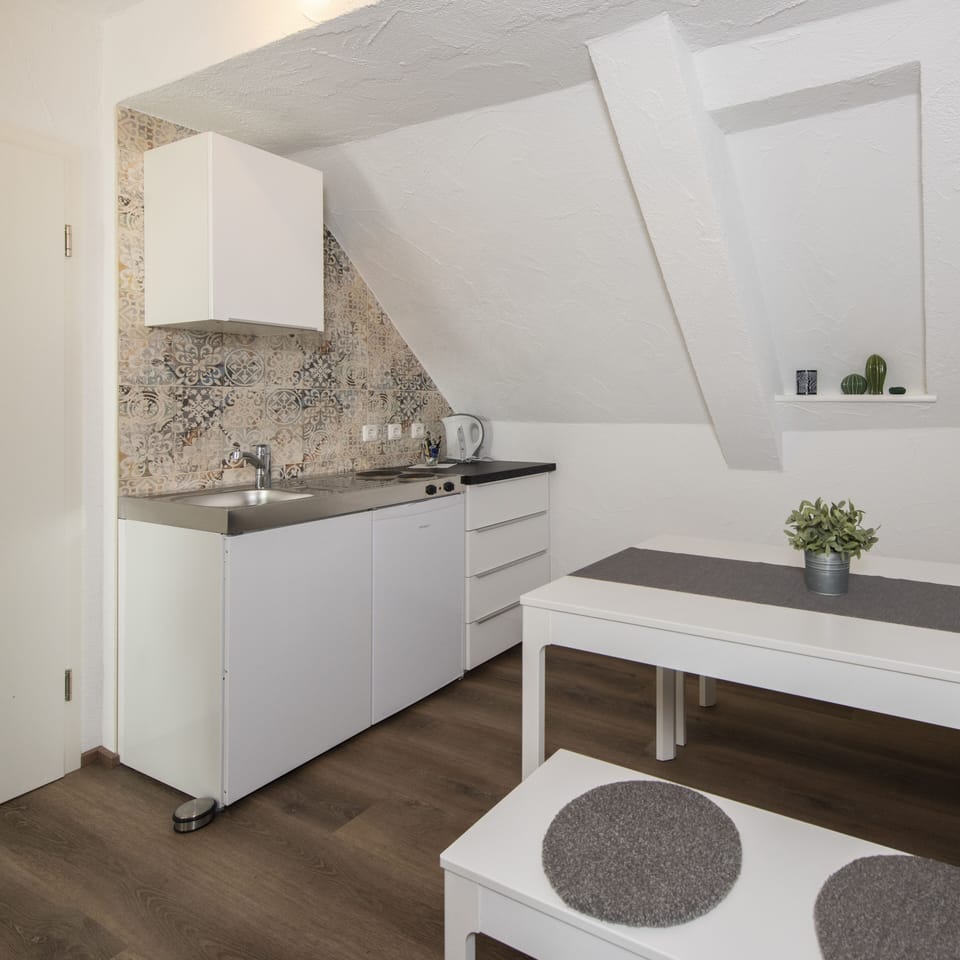 Family Room | Private kitchen | Coffee/tea maker, electric kettle