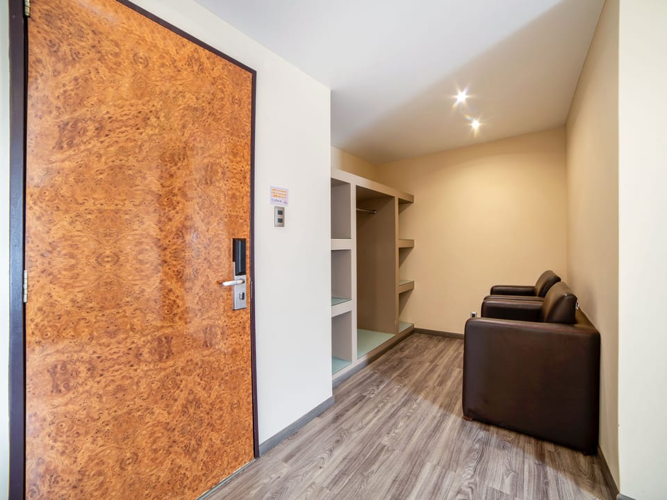 Executive Double Room | Free WiFi, bed sheets