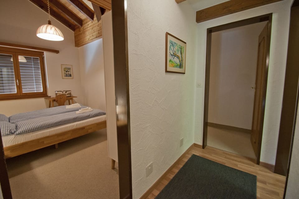 Apartment | 3 bedrooms, soundproofing, travel crib, bed sheets