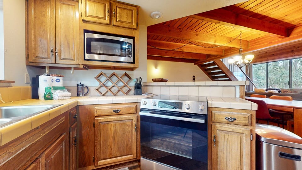 Condo, 2 Bedrooms | Private kitchen | Coffee/tea maker, fridge, oven, toaster