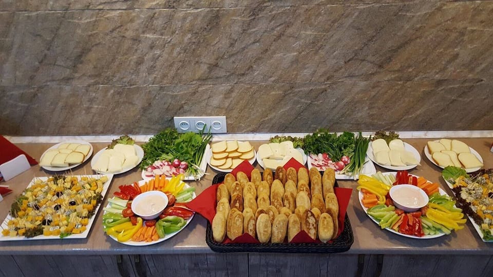 Daily buffet breakfast for a fee