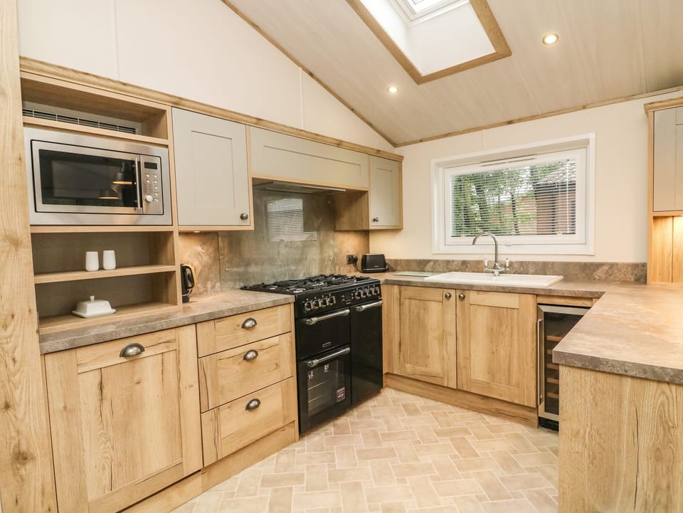 Fridge, dishwasher, electric kettle, toaster