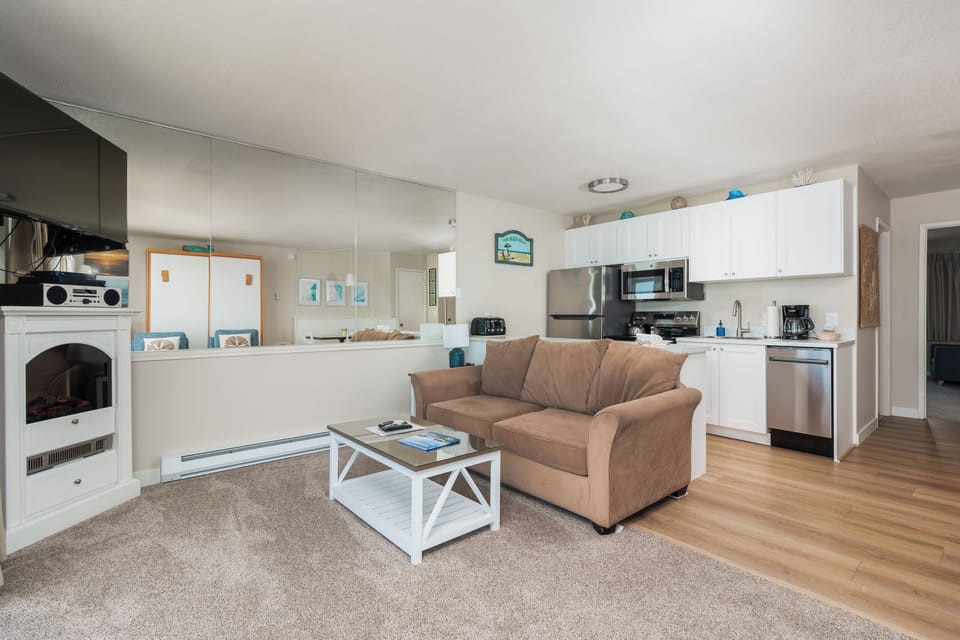 13 Oceanfront 2nd Floor | Living area | Flat-screen TV, DVD player, table tennis