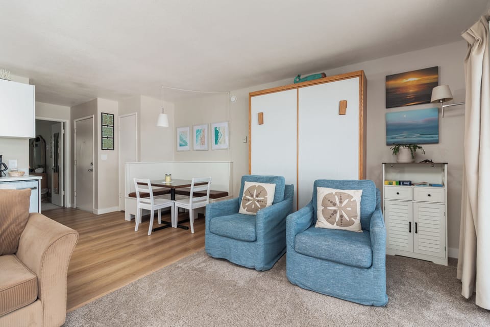 13 Oceanfront 2nd Floor | Living area | Flat-screen TV, DVD player, table tennis