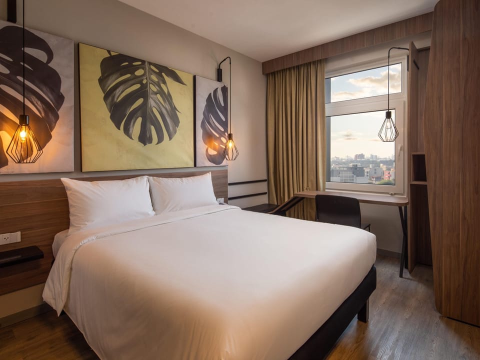 Standard Room, 1 Double Bed | Desk, laptop workspace, blackout drapes, soundproofing