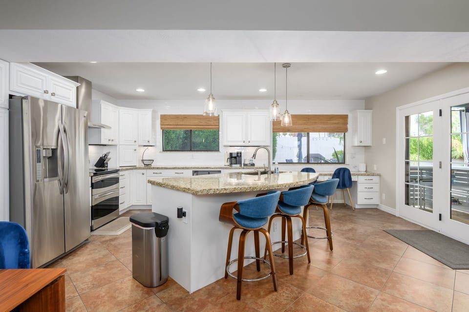 House, 4 Bedrooms | Private kitchen | Coffee/tea maker, fridge, oven, toaster