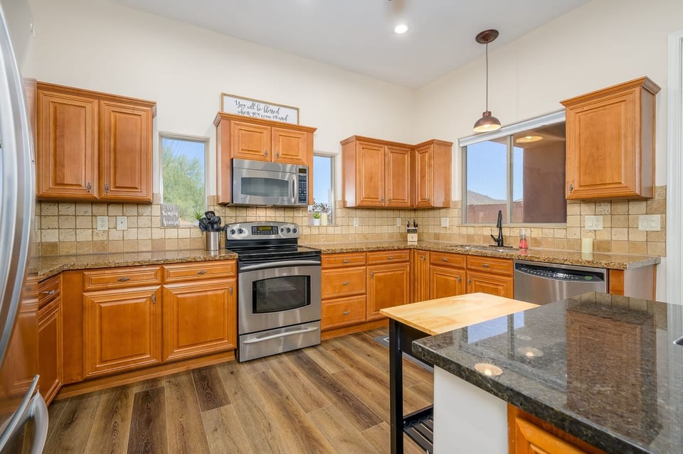 House, 3 Bedrooms | Private kitchen | Fridge, oven, coffee/tea maker, toaster