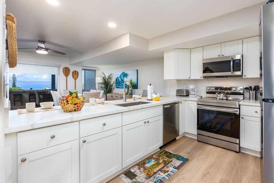 Condo, 3 Bedrooms | Private kitchen | Coffee/tea maker, fridge, oven, toaster