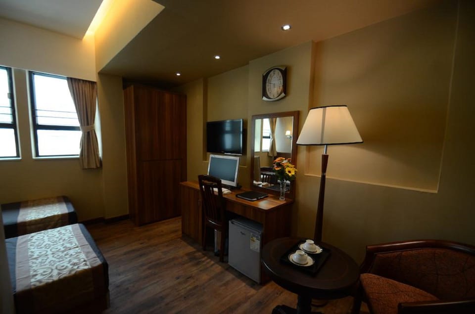Classic Twin Room | In-room safe, free WiFi